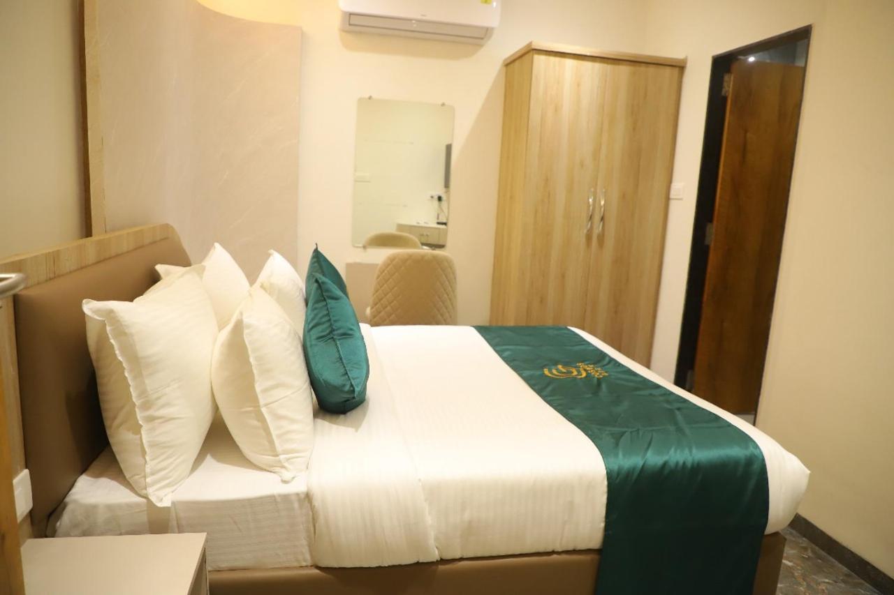 Hotel Cosmos Green Индаур Экстерьер фото