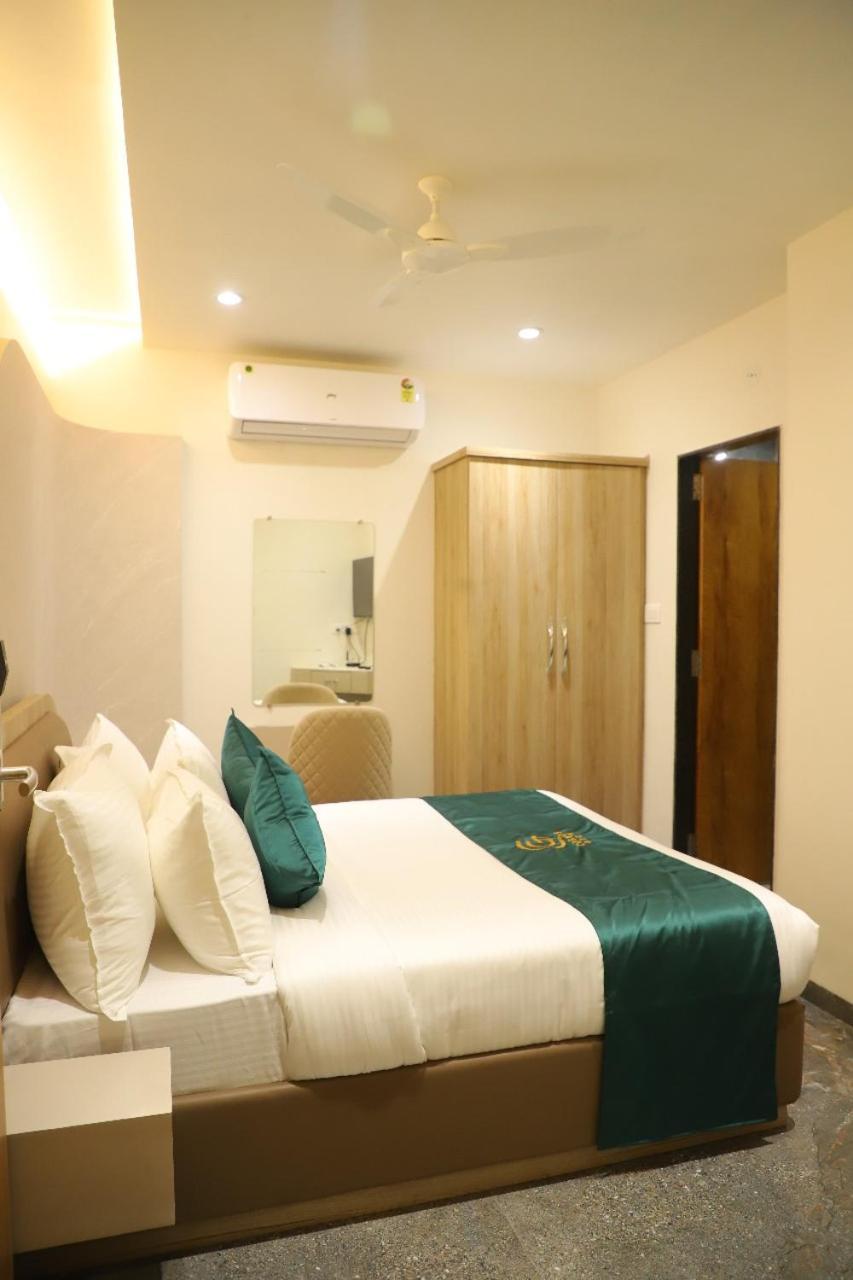 Hotel Cosmos Green Индаур Экстерьер фото